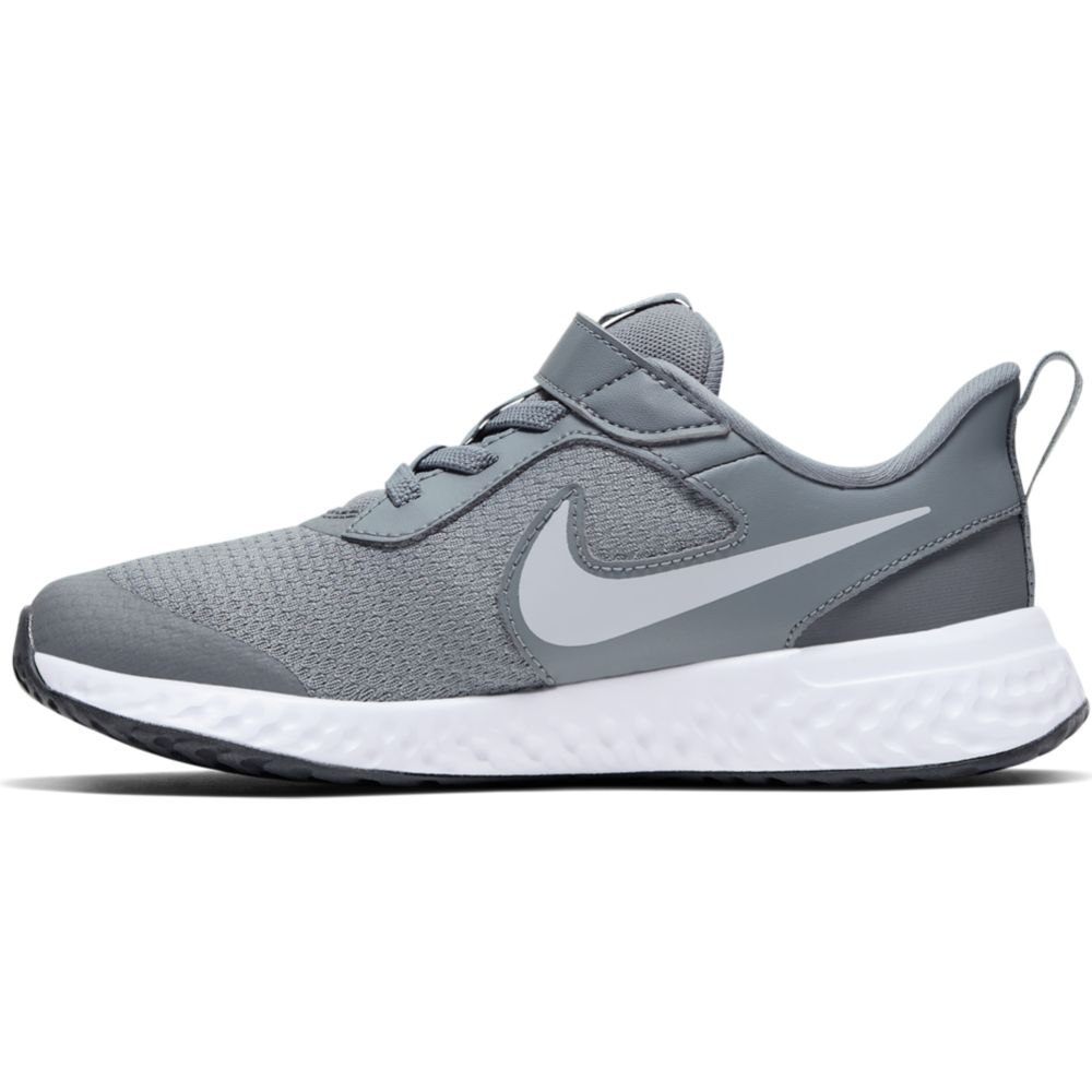 Nike Revolution 5 | R-GOL.com - Football boots \u0026 equipment