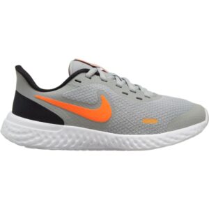 Nike Revolution 5 Gs EU 38 1/2 Lt Smoke Grey / Total Orange / Black / White